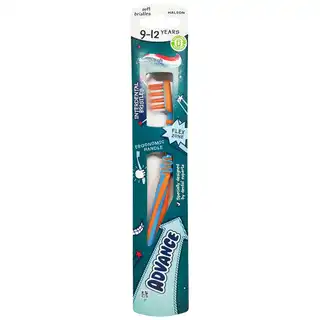 Зубна щітка Aquafresh Advance для дітей 9-12 років зображення